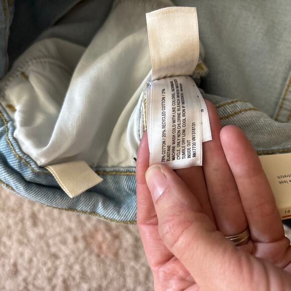 NWT Universal Thread High Rise Flare Leg Jeans Blue Light Wash Women's 14 R - Picture 6 of 6